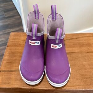 Girls Xtratuf deck boots size